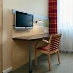 Express Centre West Otel