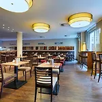 Otel Express Centre West