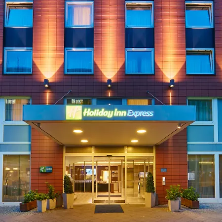 酒店 Express Centre West 3*