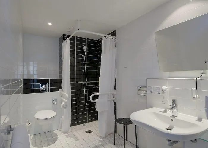 Hotell Express Centre West