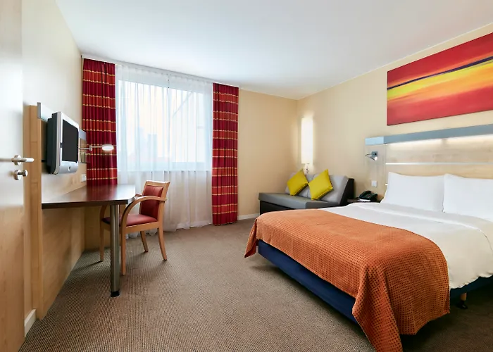 Hotell Express Centre West