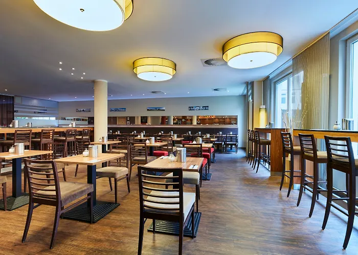 Hotell Express Centre West