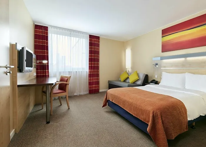 Express Centre West Hotell 3*