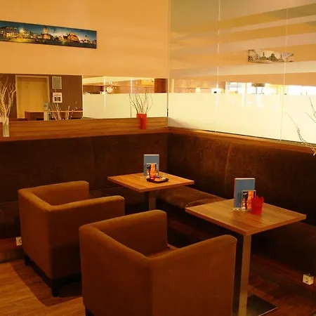 Express Centre West