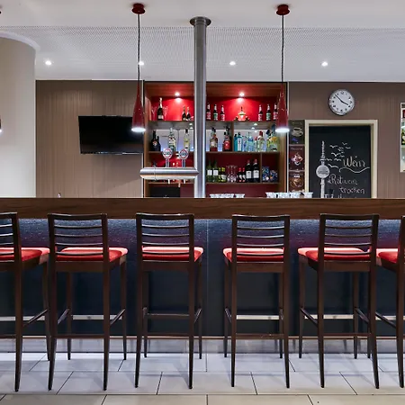 Hotell Express Centre West