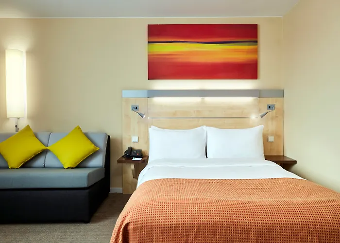 Hotell Express Centre West