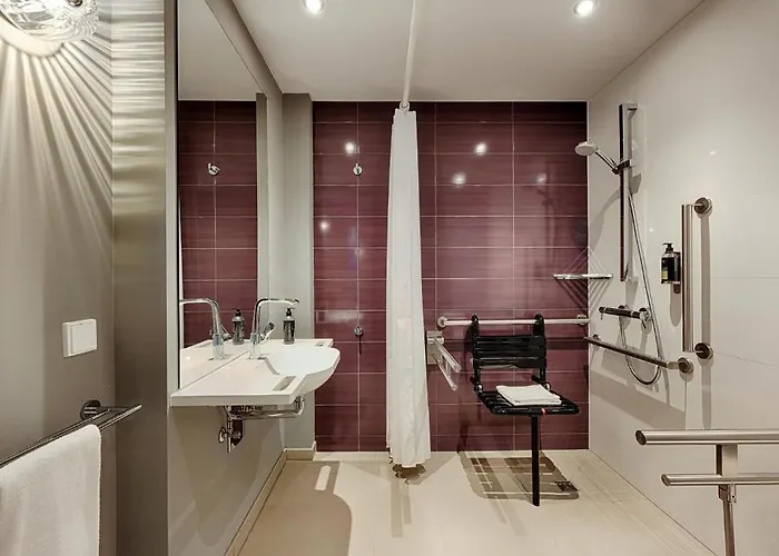 Hotell Express Centre West 3*