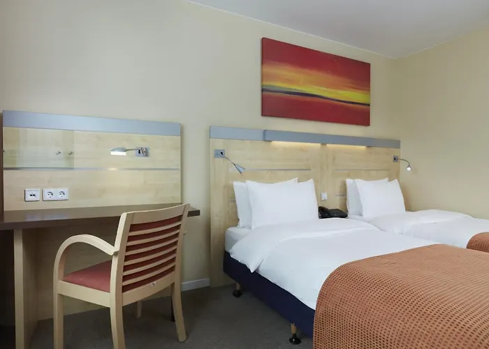 Hotell Express Centre West 3*