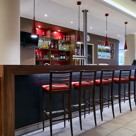 Express Centre West Hotel 3*