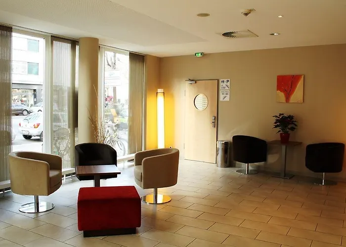 Express Centre West 3*