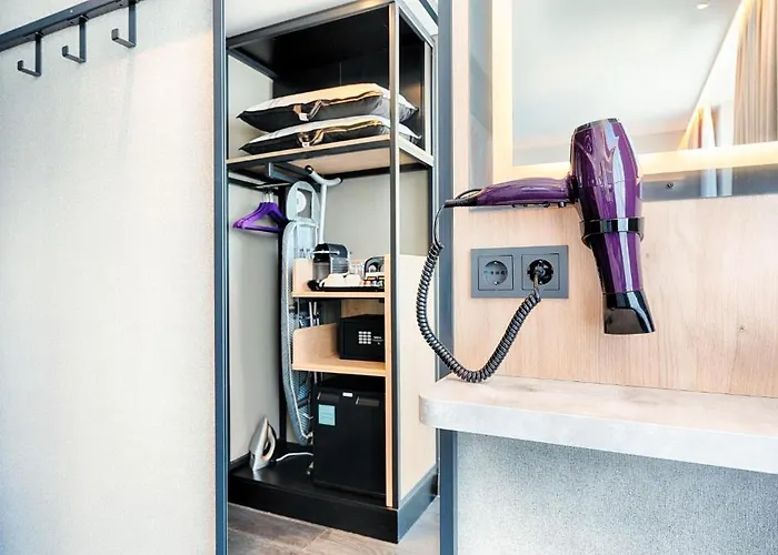 Hotel Express Centre West