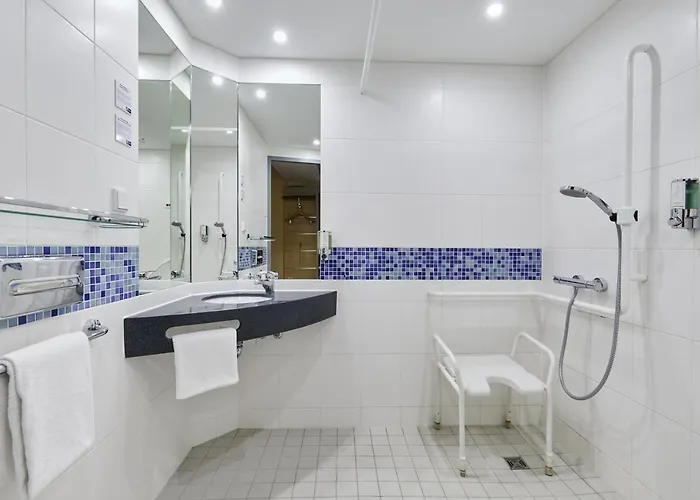 Express Centre West Hotel 3*