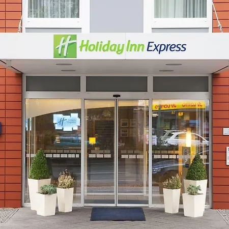 Express Centre West 호텔 3*