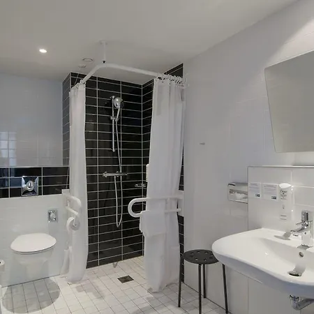 호텔 Express Centre West