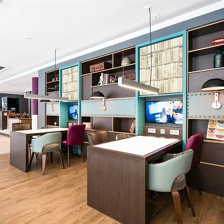 Express Centre West Hotel 3*